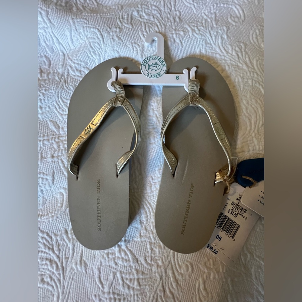 Southern Tide Metallic Silver Sandals 🩴 - NWT
